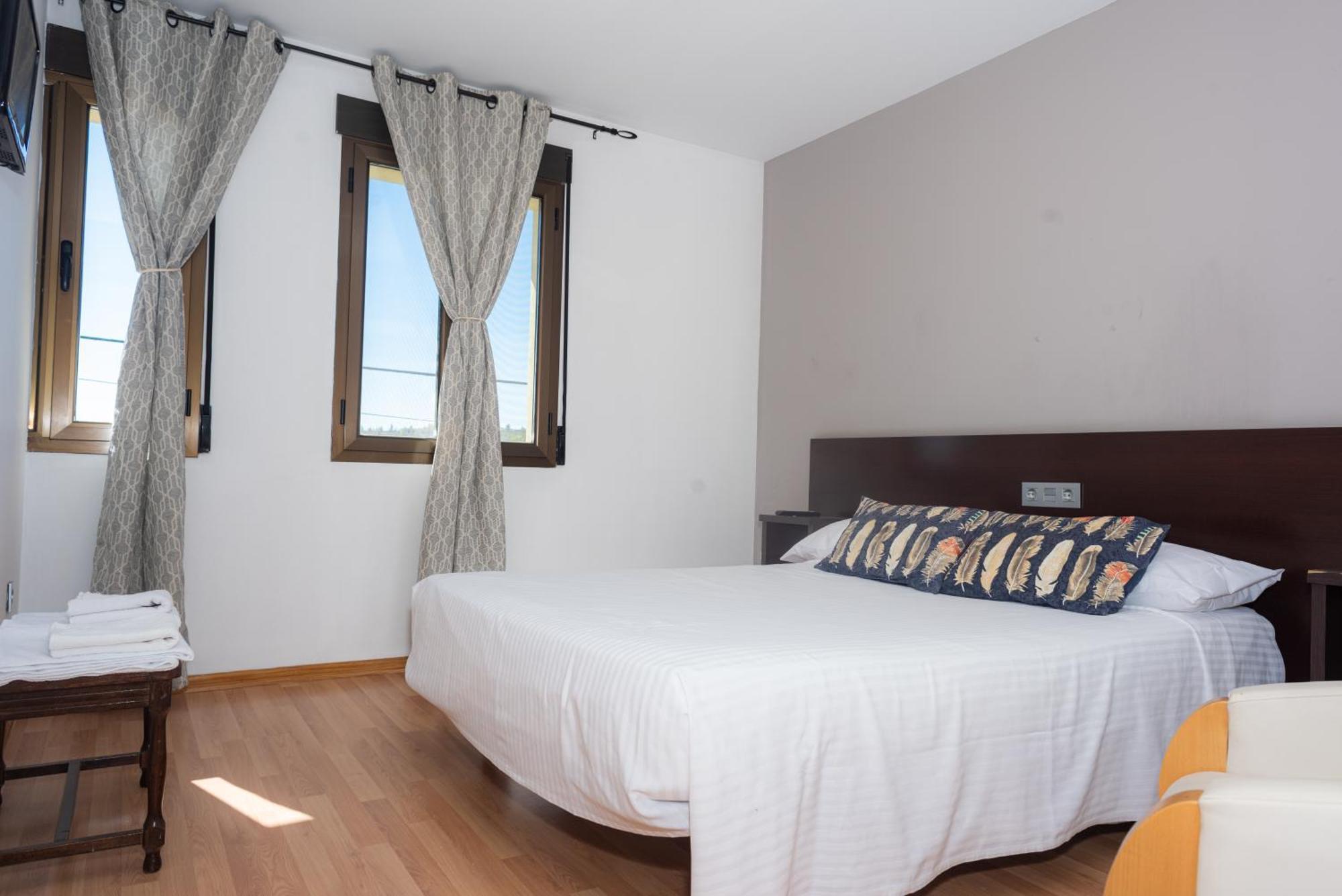 Hostal Venta De Valcorba โซรีอา ภายนอก รูปภาพ